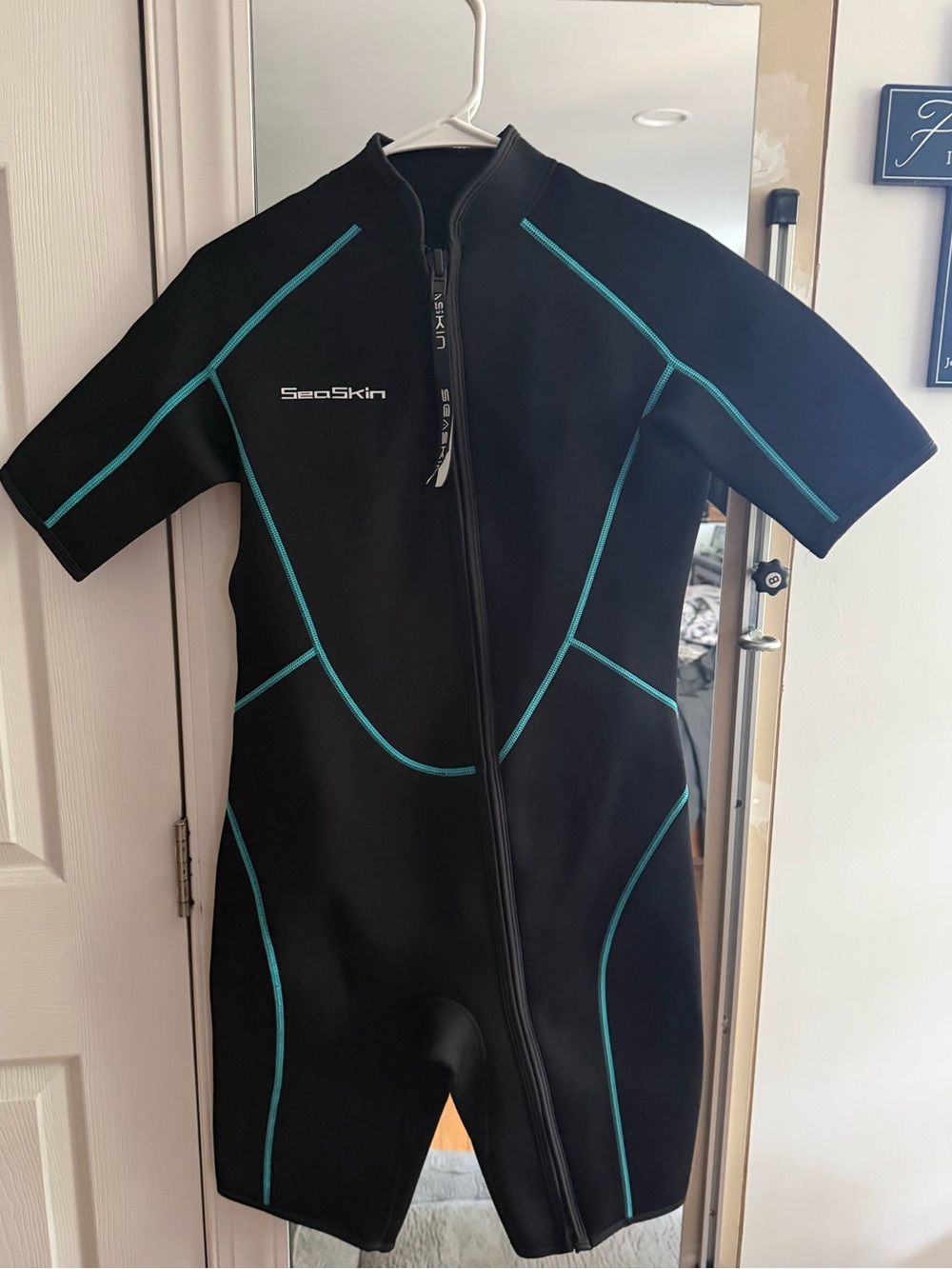 Women’s Large Shorty Wet Suit